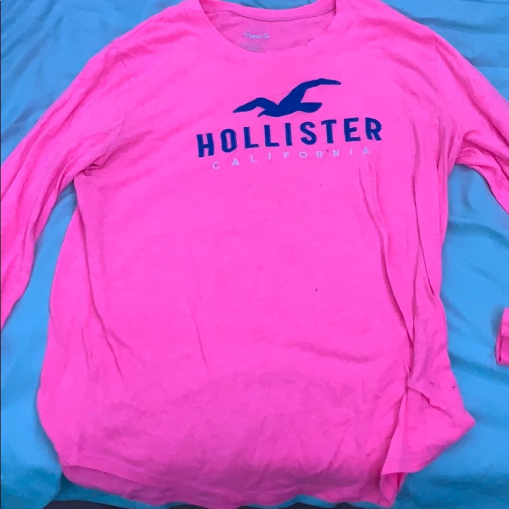 pink hollister graphic tee